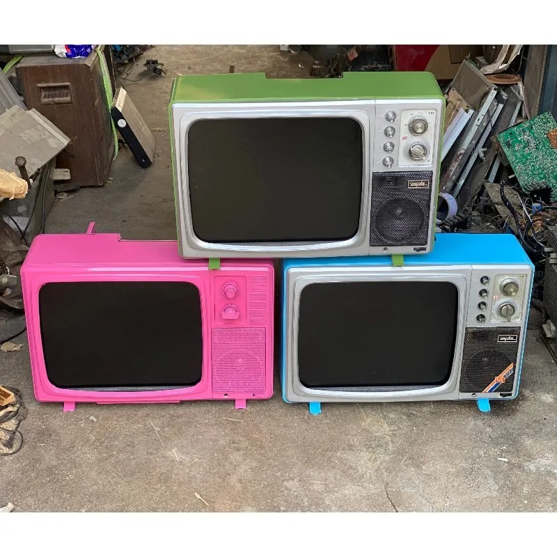 80 Old Black and White TV Chan - Power Tools Exhibition ulasan dan harga